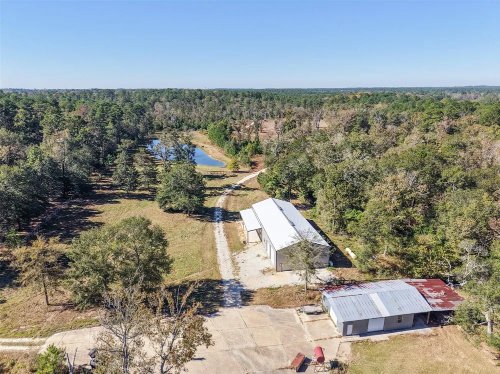 64 Gourd Creek Cemetary Road Huntsville, TX 77340