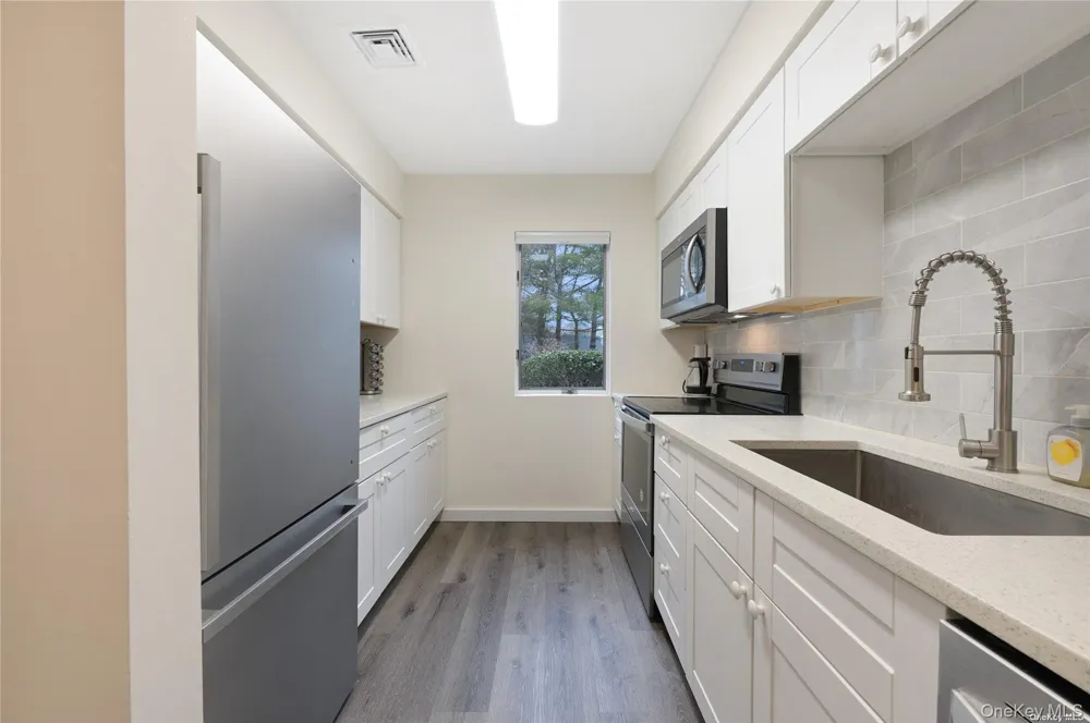 34 MONTAUK HIGHWAY #12 Westhampton, NY 11977