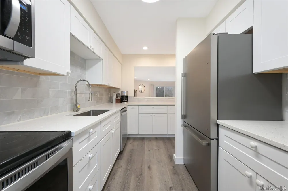 34 MONTAUK HIGHWAY #12 Westhampton, NY 11977