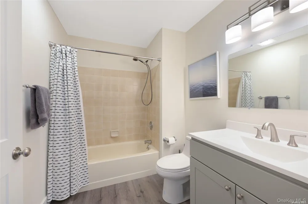 34 MONTAUK HIGHWAY #12 Westhampton, NY 11977