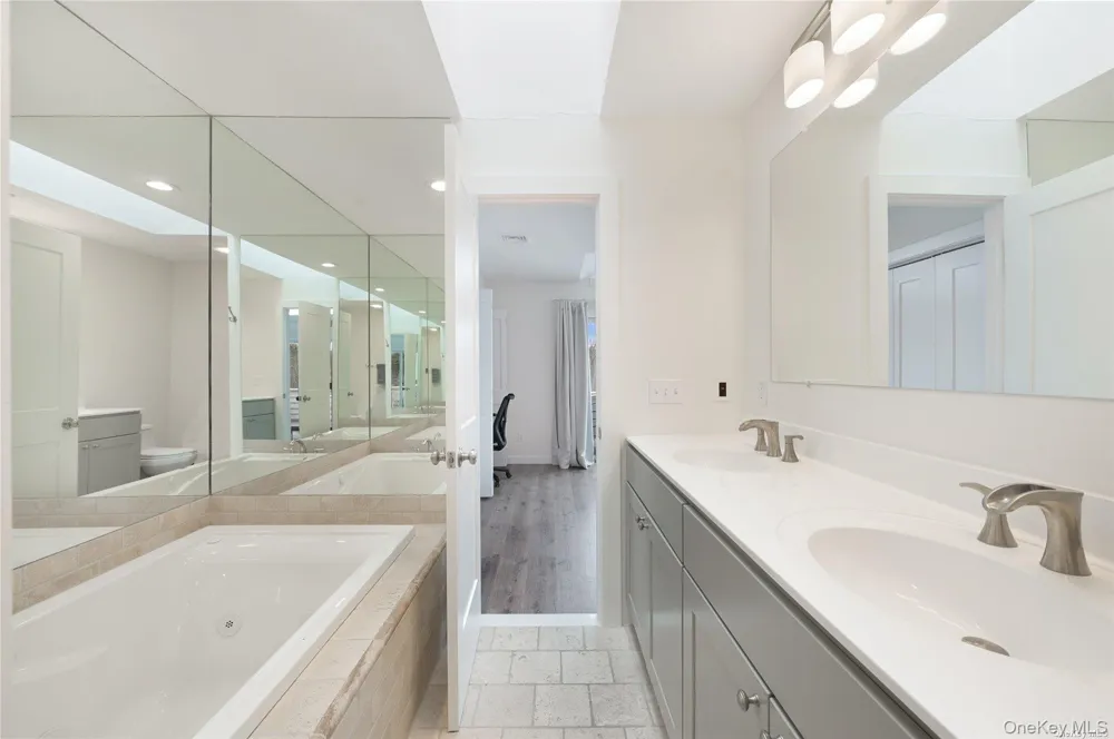 34 MONTAUK HIGHWAY #12 Westhampton, NY 11977