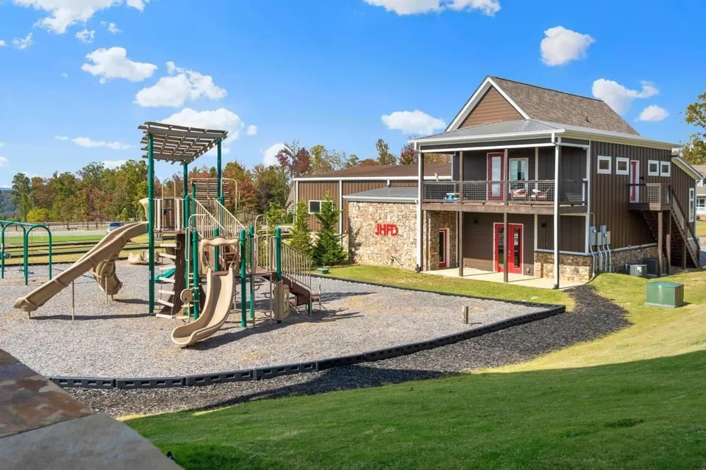 3699 Crockett Pointe Jasper, TN 37347