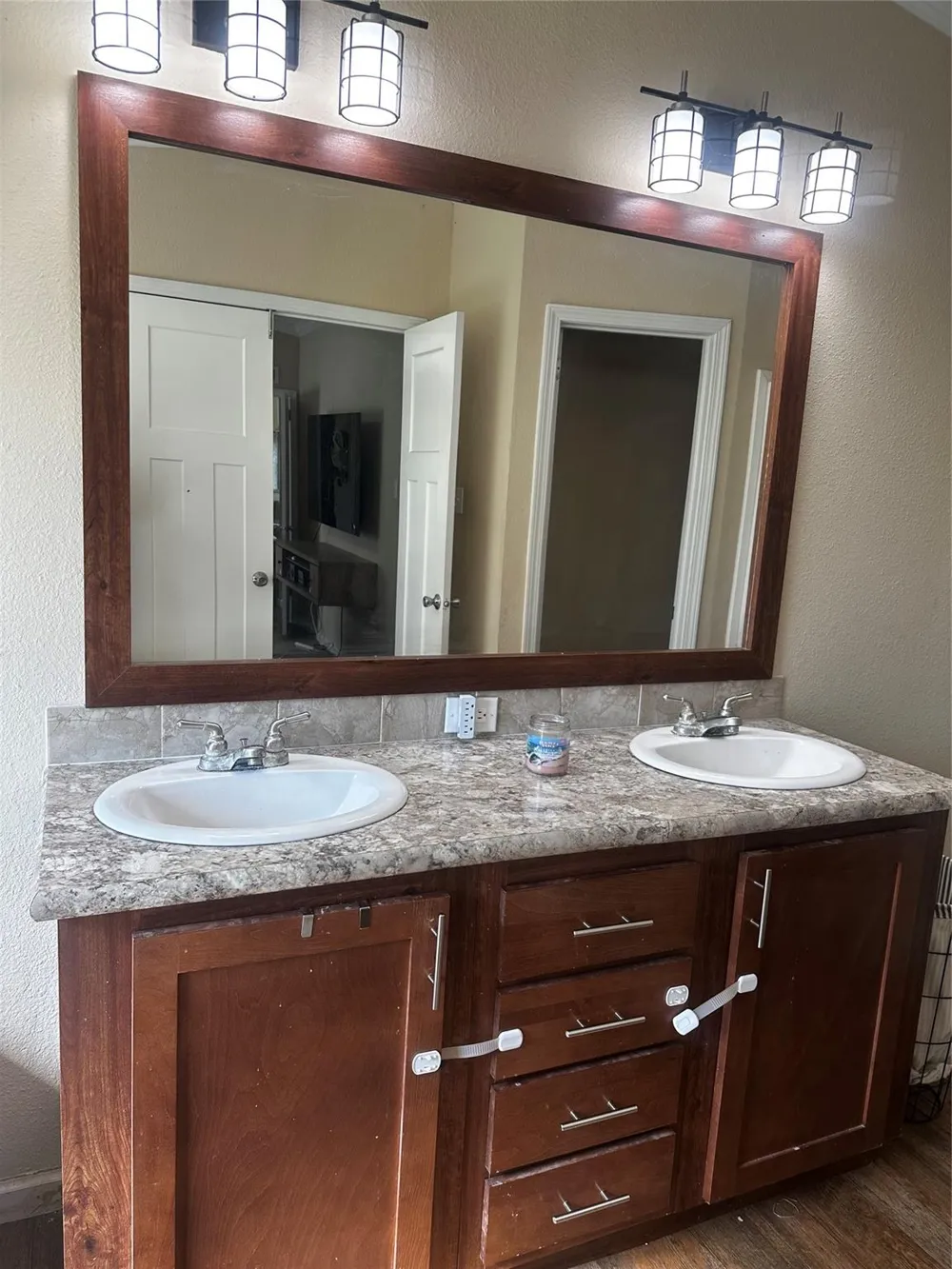 4865 County Road 842 Brazoria, TX 77422