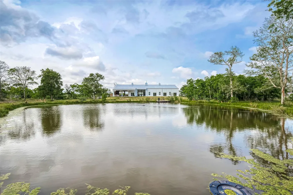 1295 Brazos River Road Freeport, TX 77541