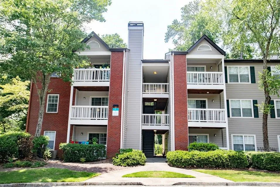 100 Ashford Gables Drive #1A-211 Dunwoody, GA 30338