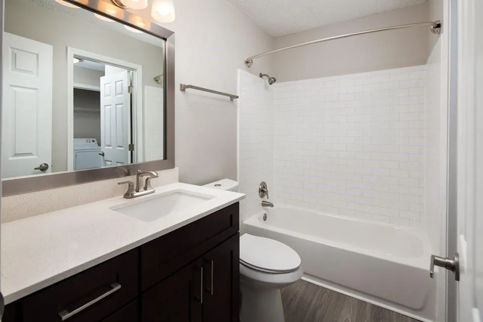 100 Ashford Gables Drive #1A-211 Dunwoody, GA 30338
