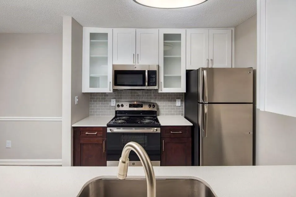 100 Ashford Gables Drive #1A-211 Dunwoody, GA 30338