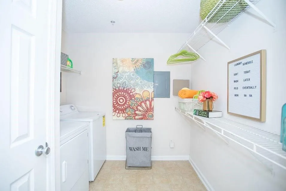 100 Ashford Gables Drive #1A-211 Dunwoody, GA 30338