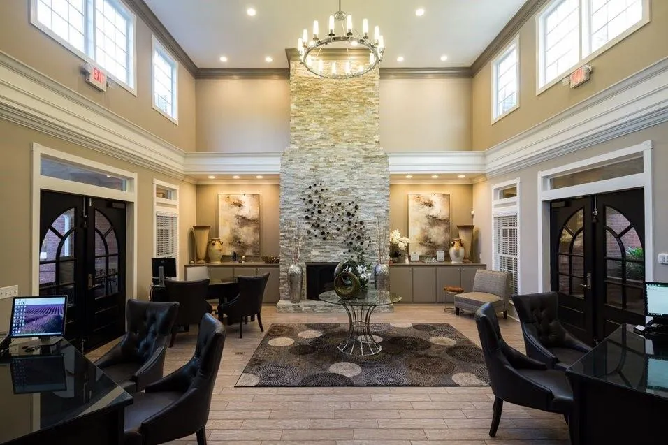 100 Ashford Gables Drive #1A-211 Dunwoody, GA 30338
