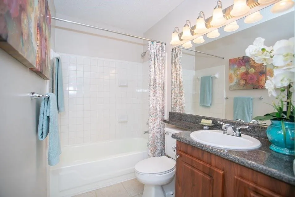 100 Ashford Gables Drive #1A-211 Dunwoody, GA 30338