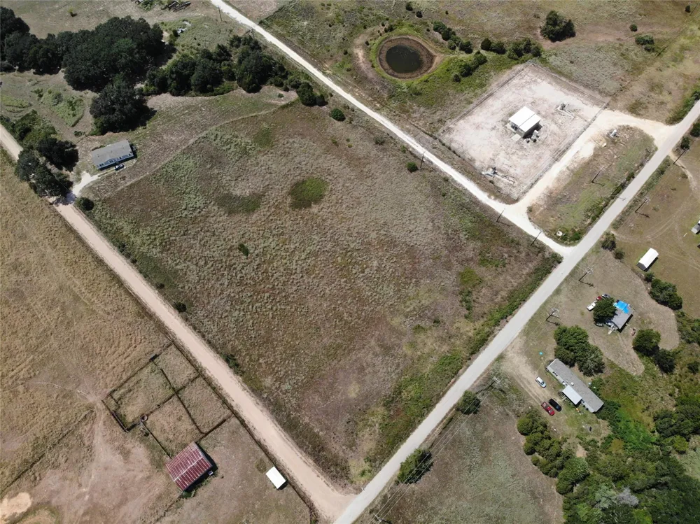 5 County Rd 367 Caldwell, TX 77836