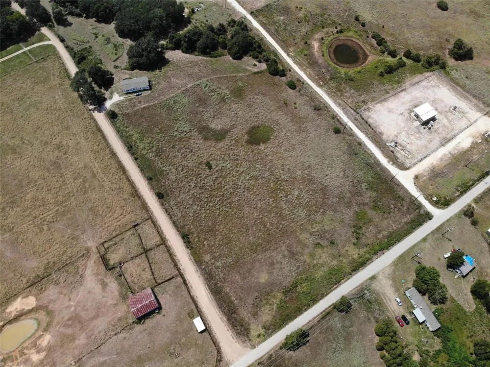 5 County Rd 367 Caldwell, TX 77836