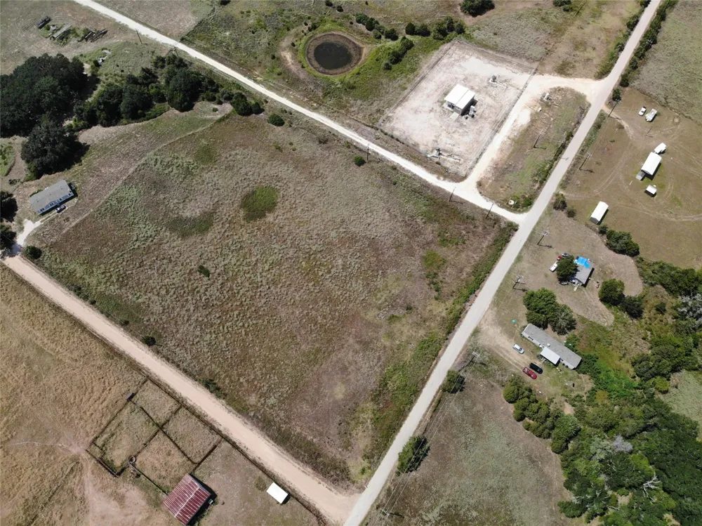 5 County Rd 367 Caldwell, TX 77836