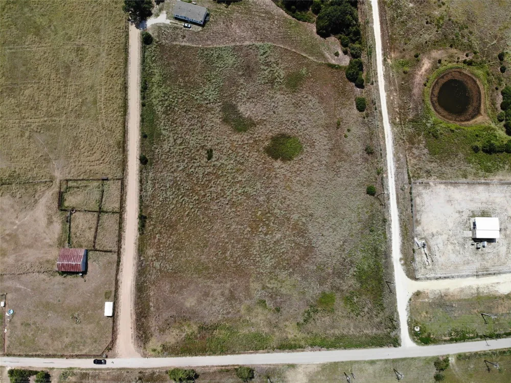 5 County Rd 367 Caldwell, TX 77836