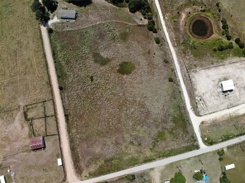 5 County Rd 367 Caldwell, TX 77836