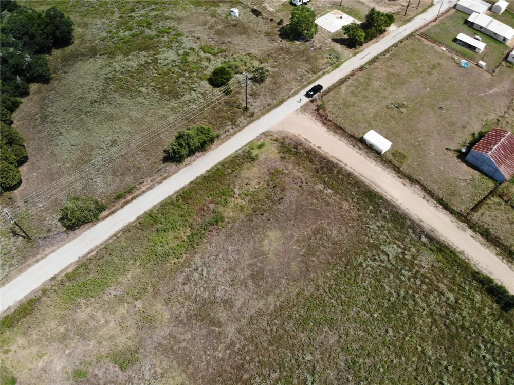 5 County Rd 367 Caldwell, TX 77836