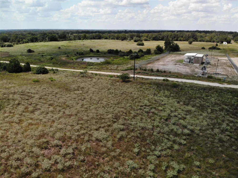 5 County Rd 367 Caldwell, TX 77836