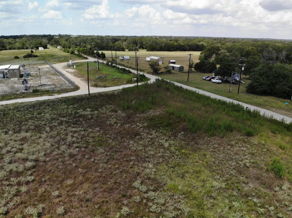 5 County Rd 367 Caldwell, TX 77836