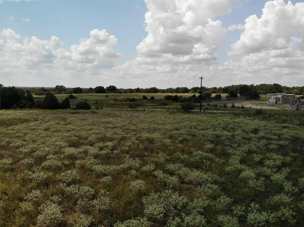 5 County Rd 367 Caldwell, TX 77836