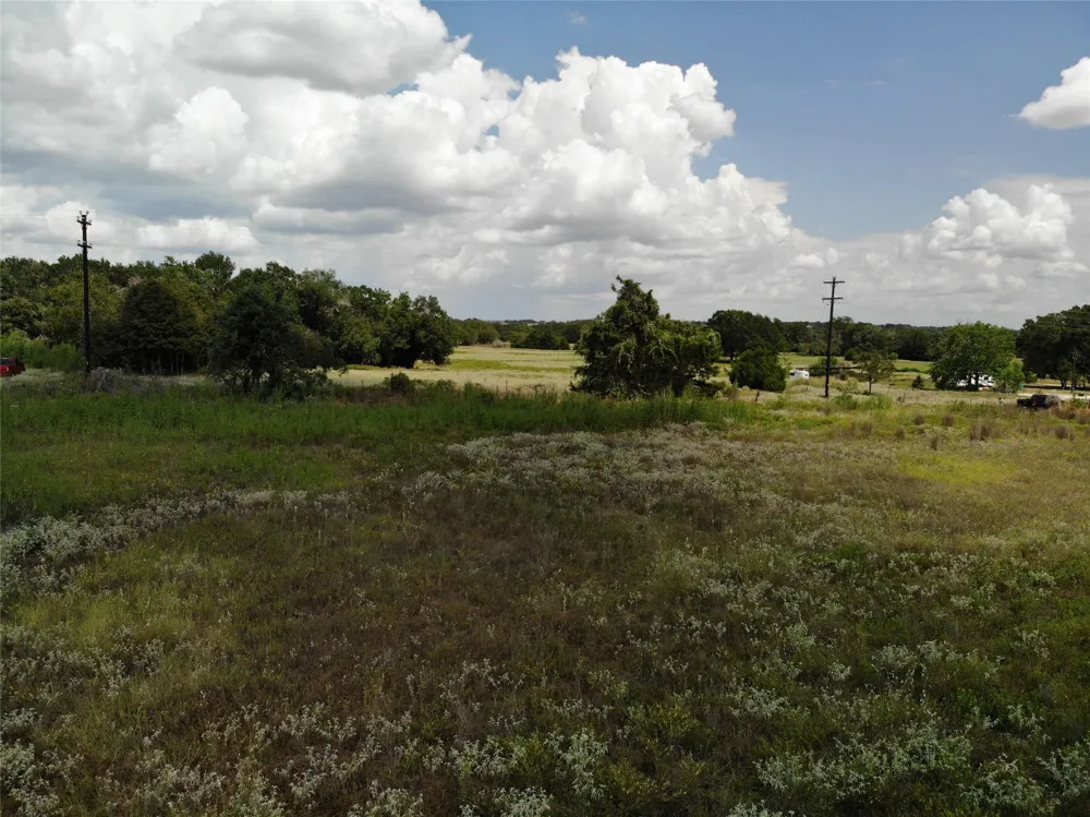 5 County Rd 367 Caldwell, TX 77836