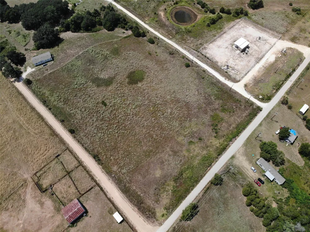 5 County Rd 367 Caldwell, TX 77836