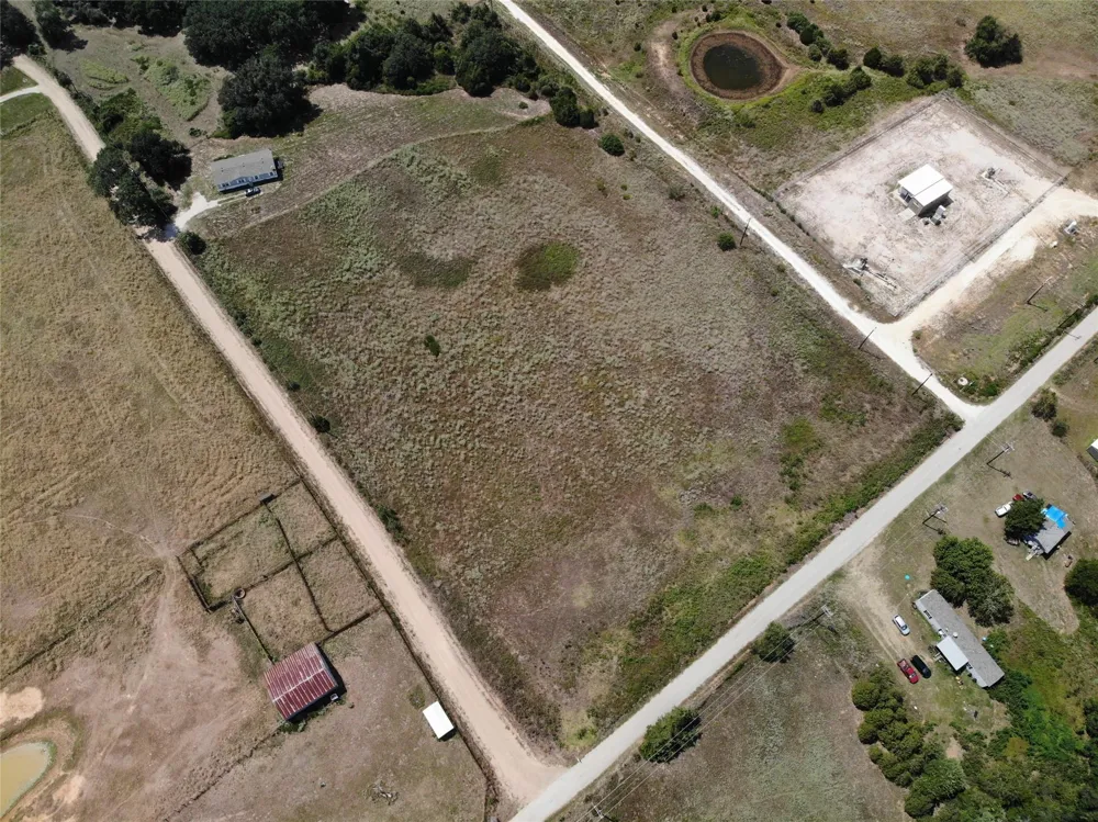 5 County Rd 367 Caldwell, TX 77836