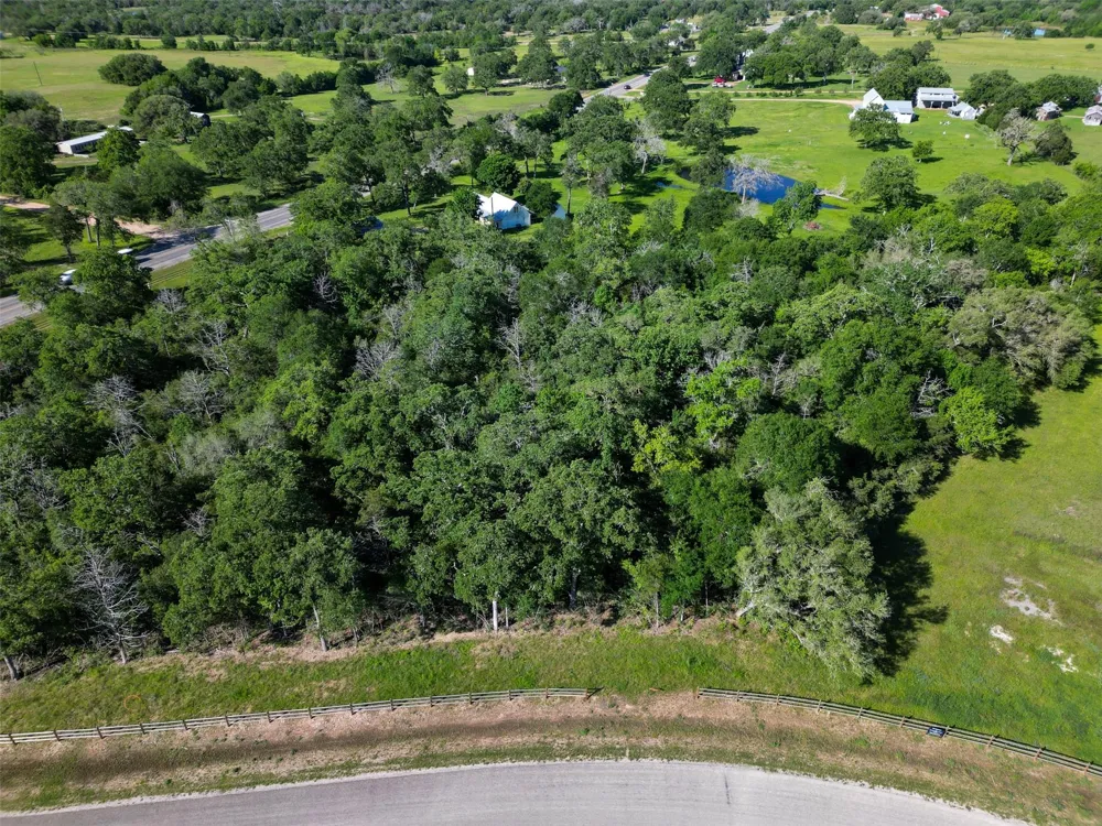 109 Woodland Meadows Lane La Grange, TX 78945