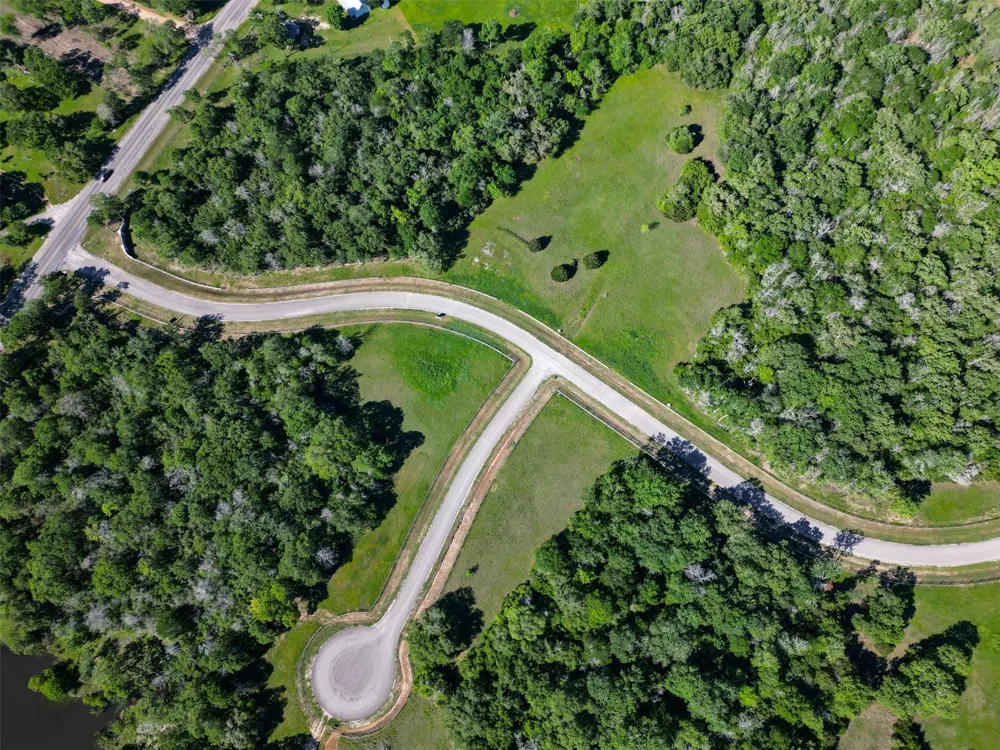 109 Woodland Meadows Lane La Grange, TX 78945