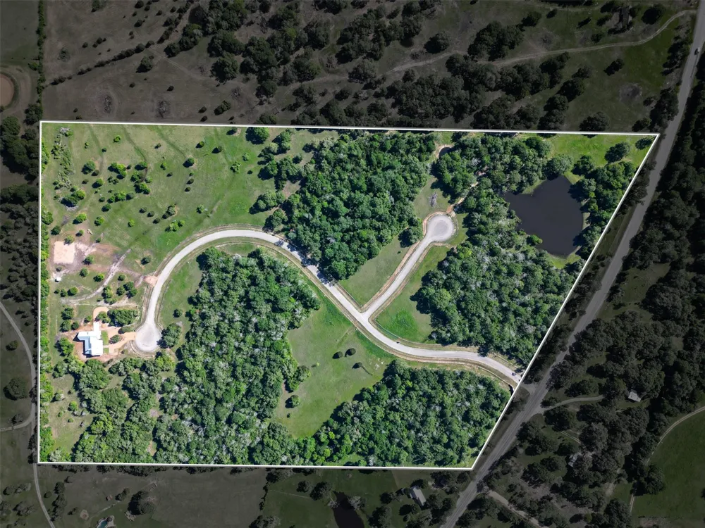 109 Woodland Meadows Lane La Grange, TX 78945