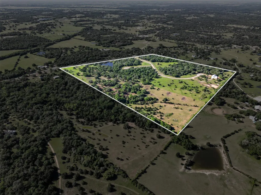 109 Woodland Meadows Lane La Grange, TX 78945