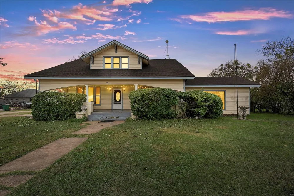 306 S Cleveland Meridian, TX 76665