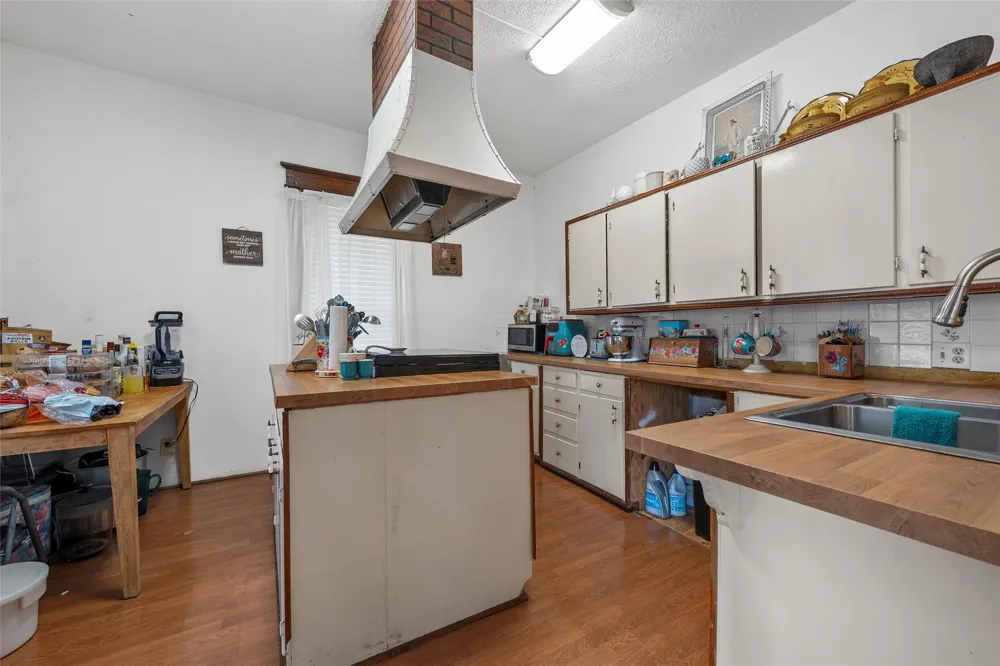 306 S Cleveland Meridian, TX 76665