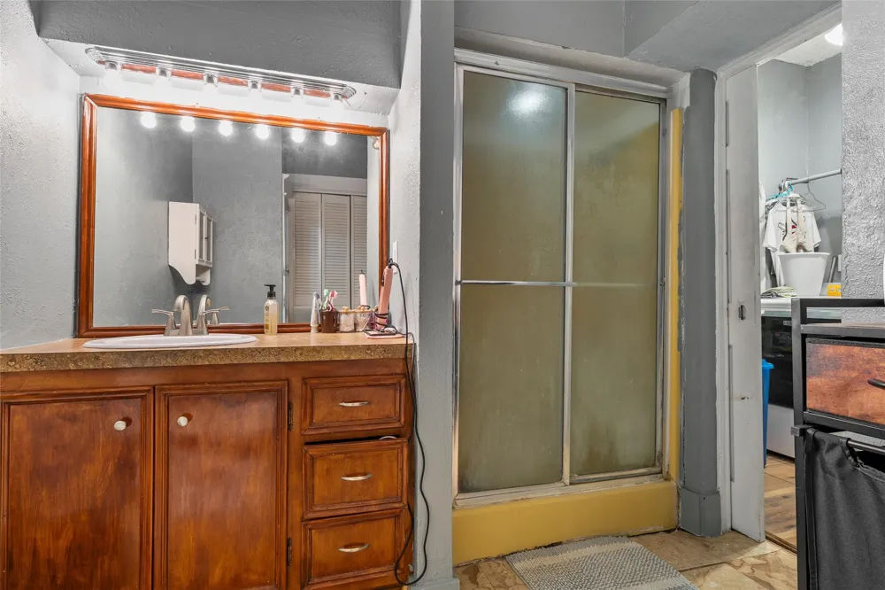 306 S Cleveland Meridian, TX 76665