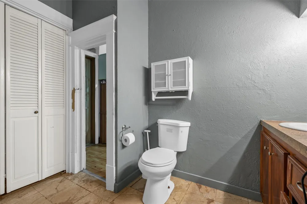 306 S Cleveland Meridian, TX 76665