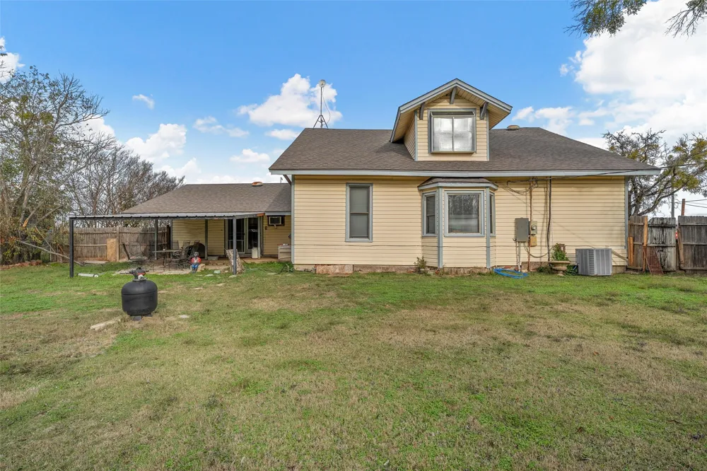 306 S Cleveland Meridian, TX 76665