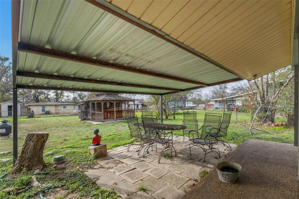 306 S Cleveland Meridian, TX 76665