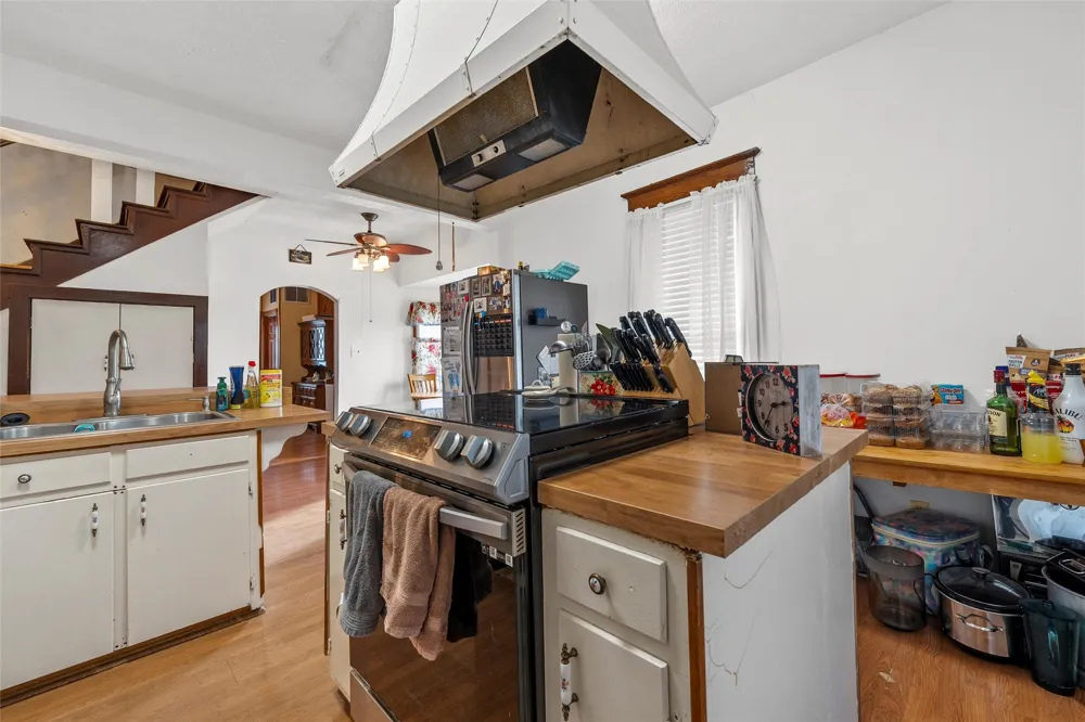 306 S Cleveland Meridian, TX 76665