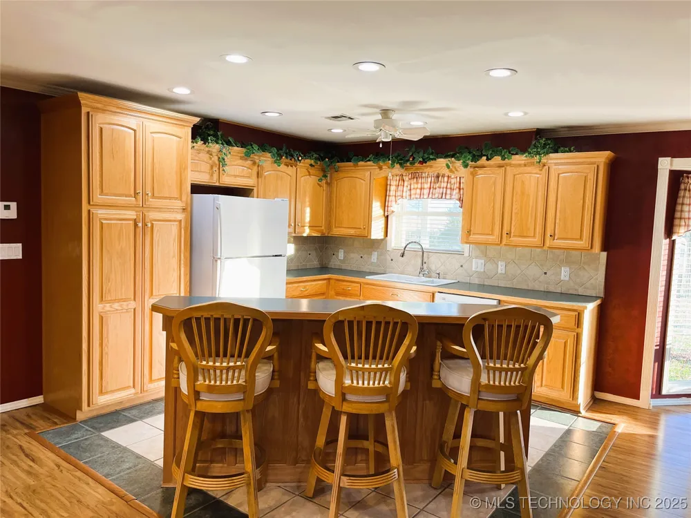 1230 SE 2nd Court Pryor, OK 74361
