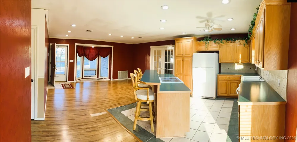 1230 SE 2nd Court Pryor, OK 74361