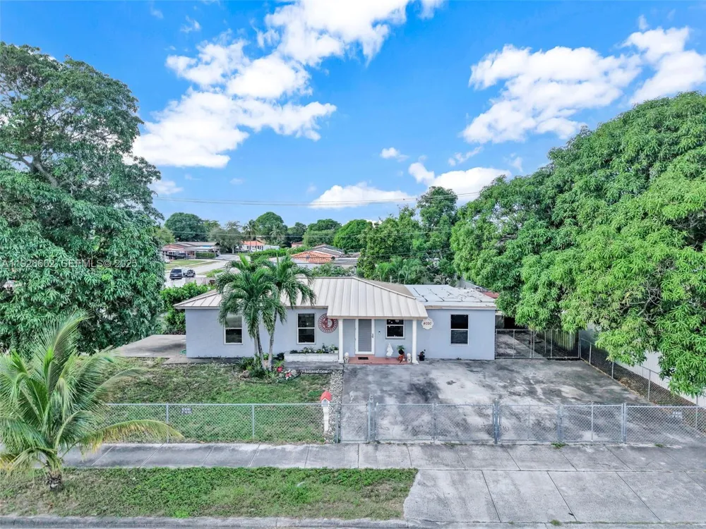 4020 E 10th Ave Hialeah, FL 33013