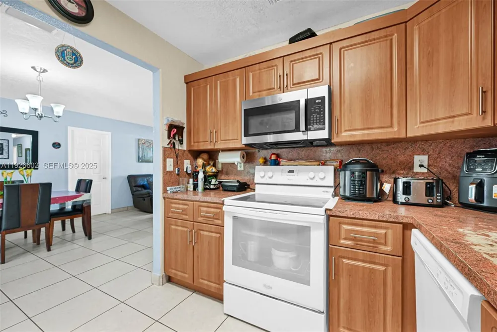 4020 E 10th Ave Hialeah, FL 33013