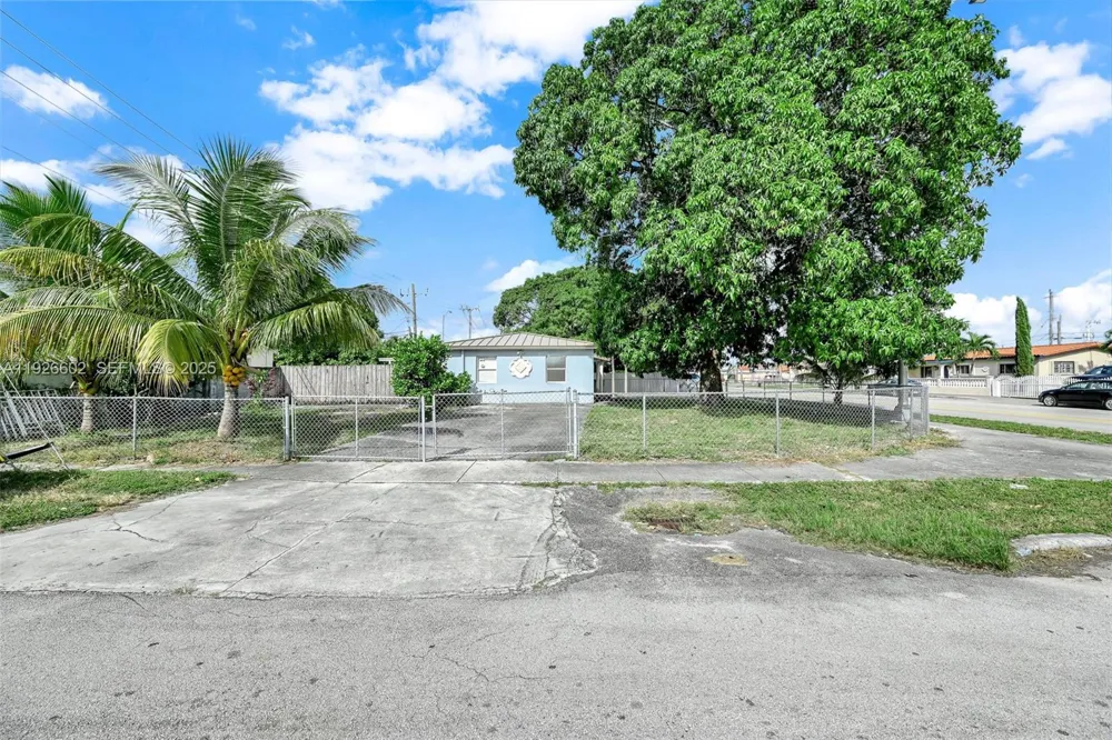 4020 E 10th Ave Hialeah, FL 33013