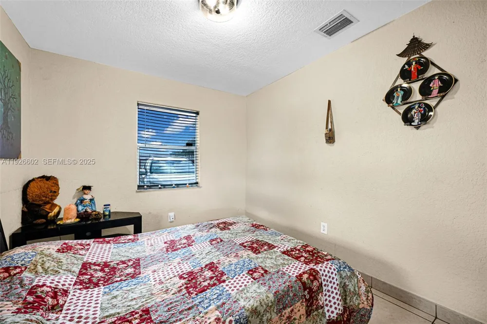 4020 E 10th Ave Hialeah, FL 33013