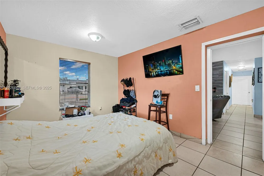 4020 E 10th Ave Hialeah, FL 33013