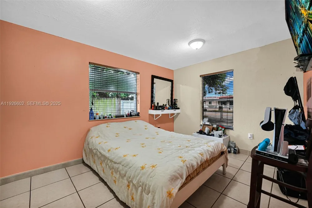 4020 E 10th Ave Hialeah, FL 33013