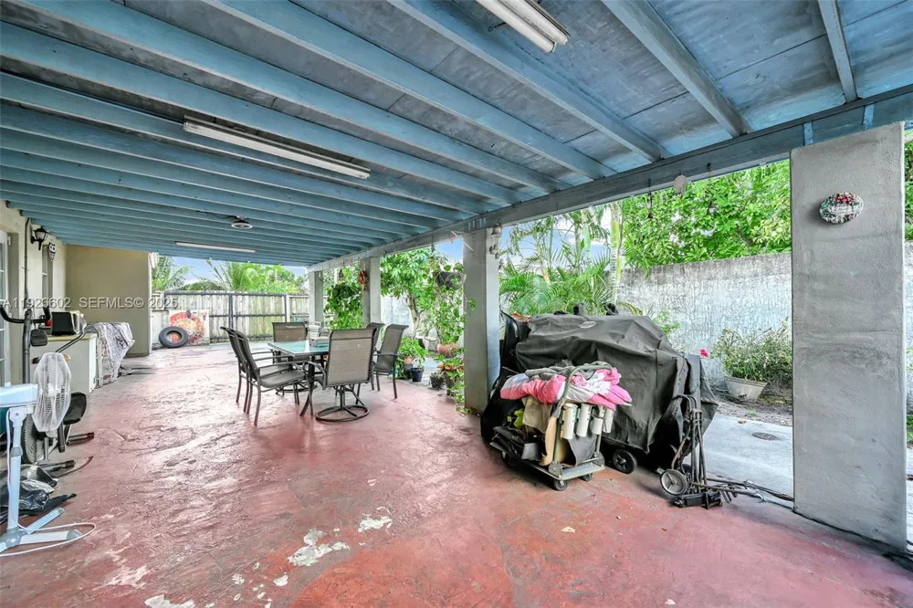 4020 E 10th Ave Hialeah, FL 33013
