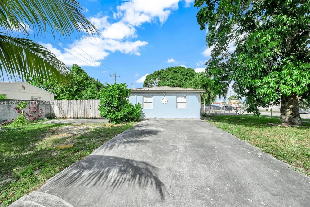 4020 E 10th Ave Hialeah, FL 33013