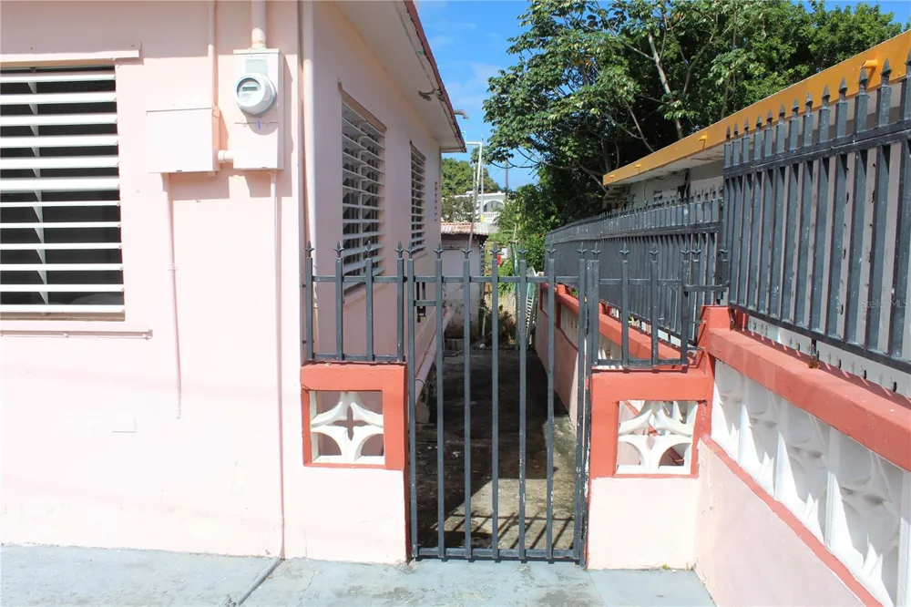 19 CALLE CORAL Vieques, PR 00765