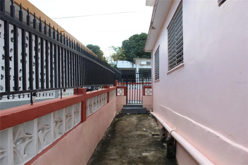 19 CALLE CORAL Vieques, PR 00765