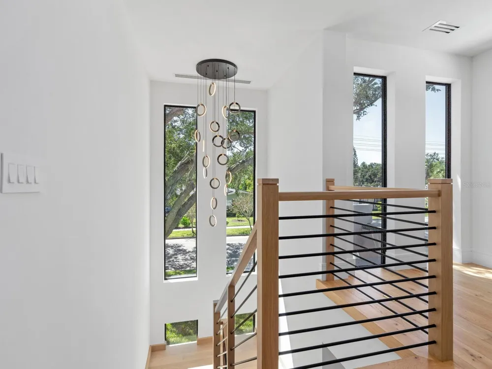 2467 HYDE PARK STREET Sarasota, FL 34239